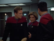 extant_StarTrek_VOY_4x12-MortalCoil_00872.jpg