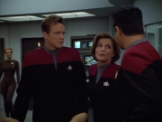 extant_StarTrek_VOY_4x12-MortalCoil_00875.jpg