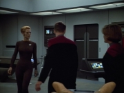 extant_StarTrek_VOY_4x12-MortalCoil_00878.jpg