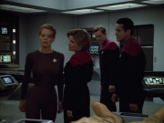 extant_StarTrek_VOY_4x12-MortalCoil_00882.jpg