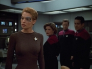 extant_StarTrek_VOY_4x12-MortalCoil_00886.jpg