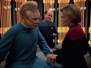 extant_StarTrek_VOY_4x12-MortalCoil_01178.jpg