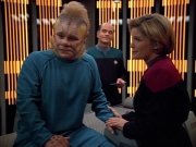 extant_StarTrek_VOY_4x12-MortalCoil_01215.jpg