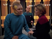 extant_StarTrek_VOY_4x12-MortalCoil_01216.jpg