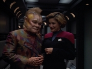 extant_StarTrek_VOY_4x12-MortalCoil_01361.jpg