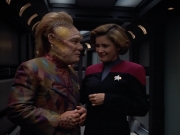 extant_StarTrek_VOY_4x12-MortalCoil_01362.jpg