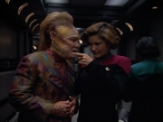 extant_StarTrek_VOY_4x12-MortalCoil_01363.jpg