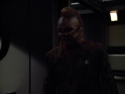extant_StarTrek_VOY_4x12-MortalCoil_01369.jpg