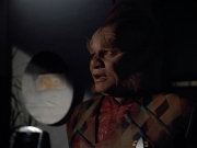 extant_StarTrek_VOY_4x12-MortalCoil_01374.jpg