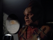 extant_StarTrek_VOY_4x12-MortalCoil_01375.jpg