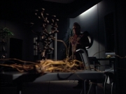 extant_StarTrek_VOY_4x12-MortalCoil_01386.jpg