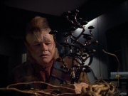 extant_StarTrek_VOY_4x12-MortalCoil_01401.jpg