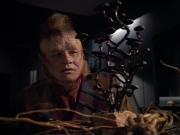 extant_StarTrek_VOY_4x12-MortalCoil_01403.jpg