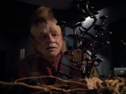 extant_StarTrek_VOY_4x12-MortalCoil_01405.jpg