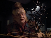 extant_StarTrek_VOY_4x12-MortalCoil_01408.jpg