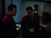 extant_StarTrek_VOY_4x12-MortalCoil_01514.jpg