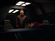 extant_StarTrek_VOY_4x12-MortalCoil_01568.jpg
