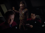 extant_StarTrek_VOY_4x12-MortalCoil_01605.jpg