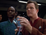 extant_StarTrek_VOY_4x12-MortalCoil_01865.jpg