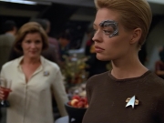 extant_StarTrek_VOY_4x12-MortalCoil_02056.jpg