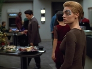 extant_StarTrek_VOY_4x12-MortalCoil_02106.jpg