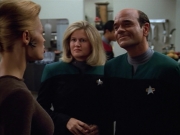 extant_StarTrek_VOY_4x12-MortalCoil_02125.jpg