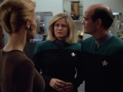 extant_StarTrek_VOY_4x12-MortalCoil_02133.jpg