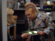 extant_StarTrek_VOY_4x12-MortalCoil_02169.jpg