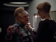extant_StarTrek_VOY_4x12-MortalCoil_02372.jpg