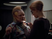 extant_StarTrek_VOY_4x12-MortalCoil_02375.jpg