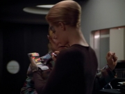 extant_StarTrek_VOY_4x12-MortalCoil_02376.jpg