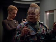 extant_StarTrek_VOY_4x12-MortalCoil_02383.jpg
