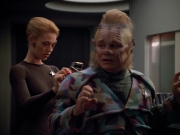 extant_StarTrek_VOY_4x12-MortalCoil_02386.jpg