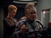 extant_StarTrek_VOY_4x12-MortalCoil_02387.jpg