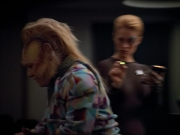 extant_StarTrek_VOY_4x12-MortalCoil_02399.jpg