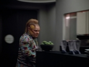 extant_StarTrek_VOY_4x12-MortalCoil_02403.jpg