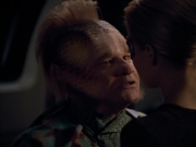 extant_StarTrek_VOY_4x12-MortalCoil_02447.jpg