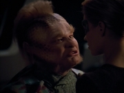 extant_StarTrek_VOY_4x12-MortalCoil_02453.jpg