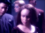 extant_StarTrek_VOY_4x12-MortalCoil_03017.jpg