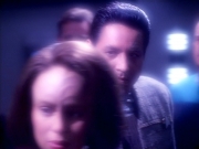 extant_StarTrek_VOY_4x12-MortalCoil_03020.jpg