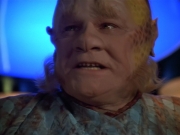 extant_StarTrek_VOY_4x12-MortalCoil_03475.jpg