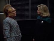 extant_StarTrek_VOY_4x12-MortalCoil_03726.jpg