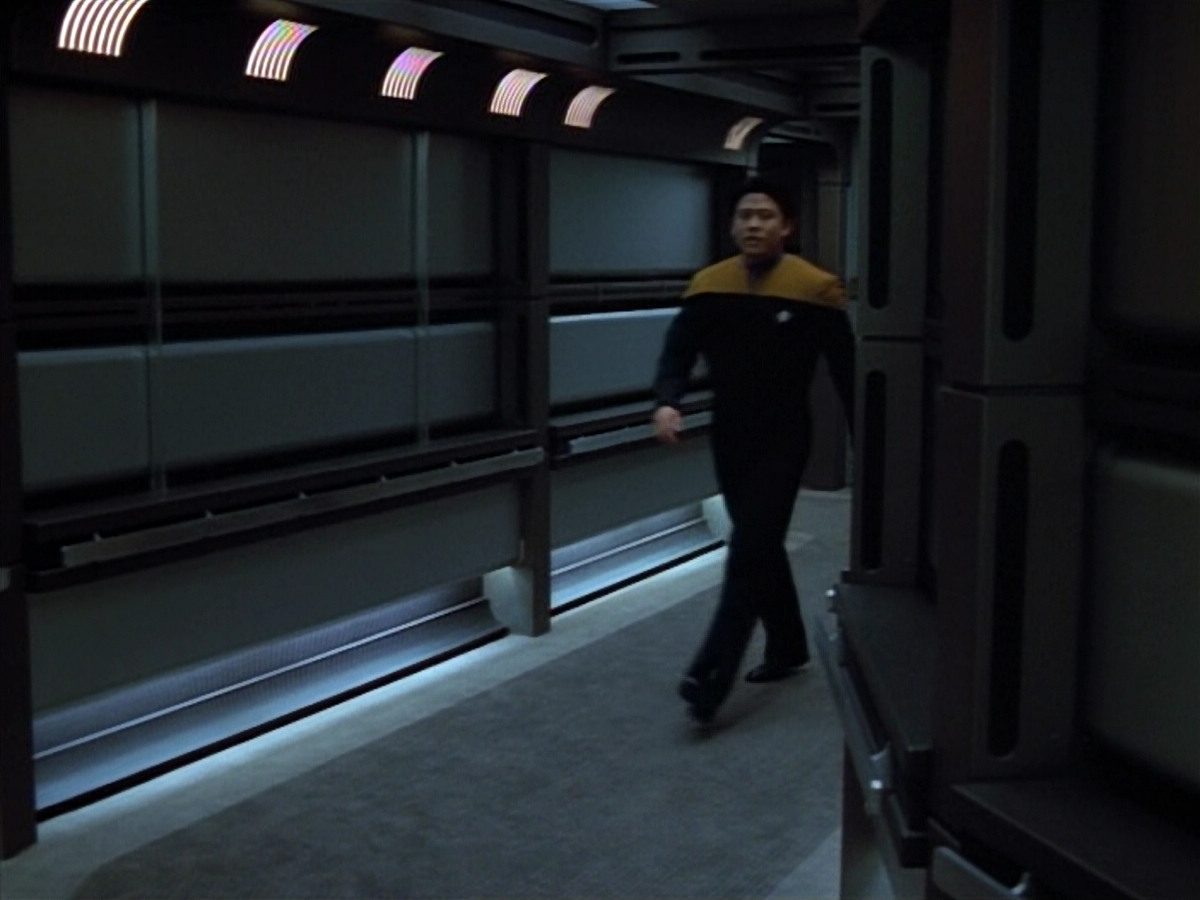 extant_StarTrek_VOY_4x13-WakingMoments_00013.jpg