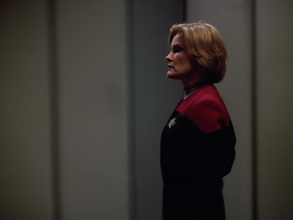 extant_StarTrek_VOY_4x13-WakingMoments_00061.jpg