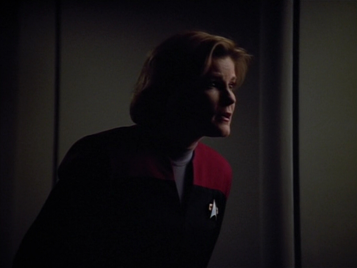 extant_StarTrek_VOY_4x13-WakingMoments_00080.jpg