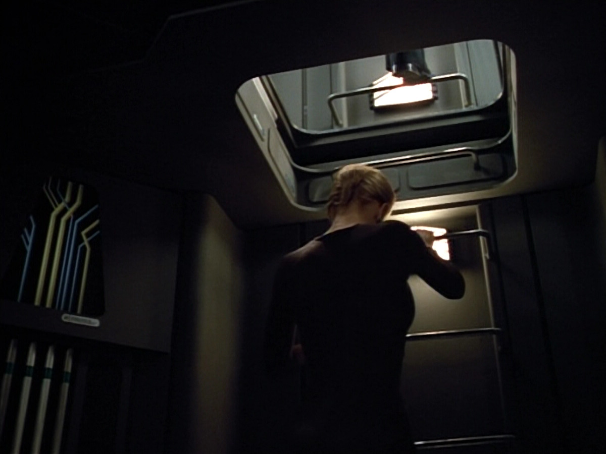 extant_StarTrek_VOY_4x13-WakingMoments_00125.jpg