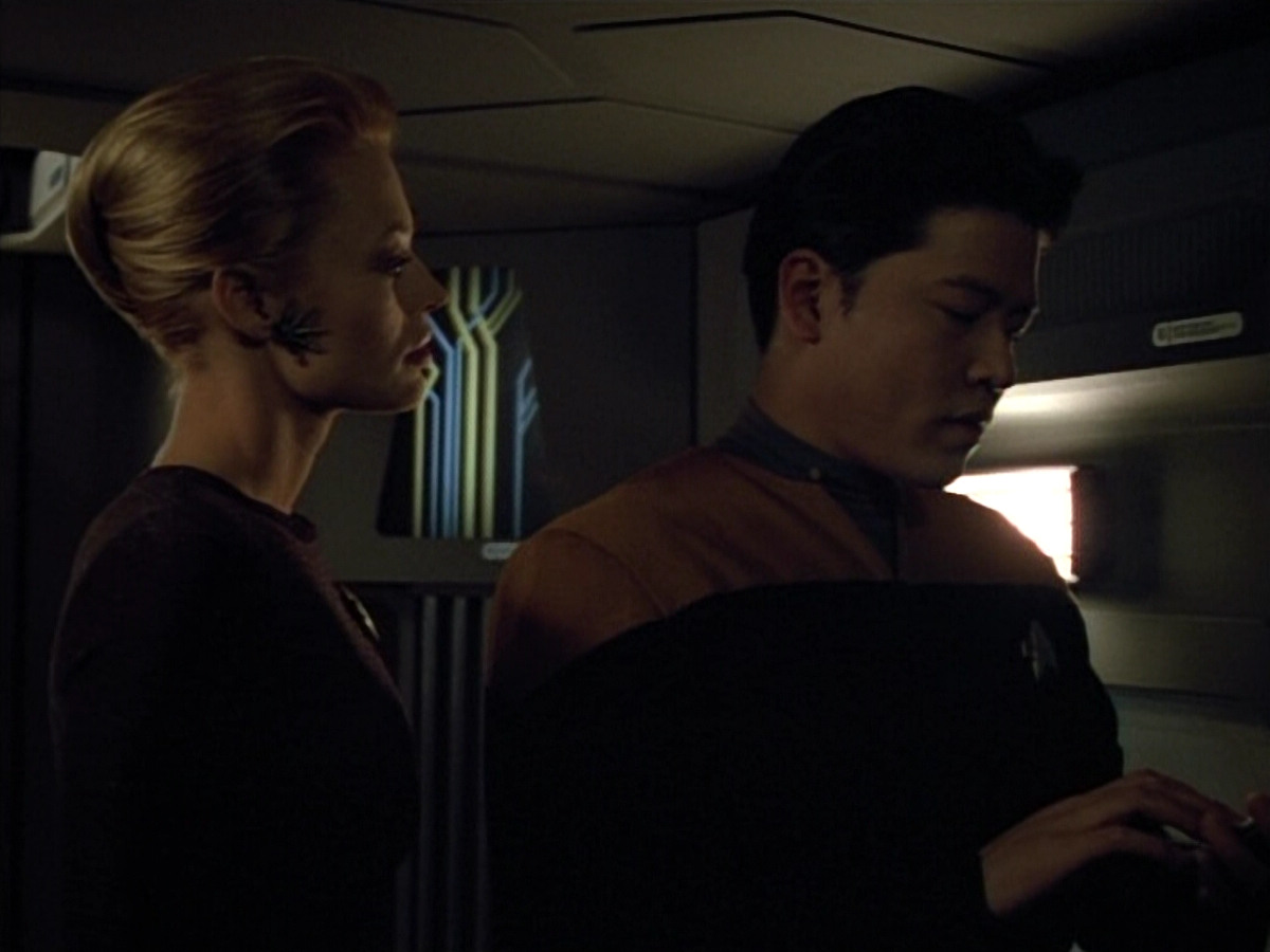 extant_StarTrek_VOY_4x13-WakingMoments_00145.jpg