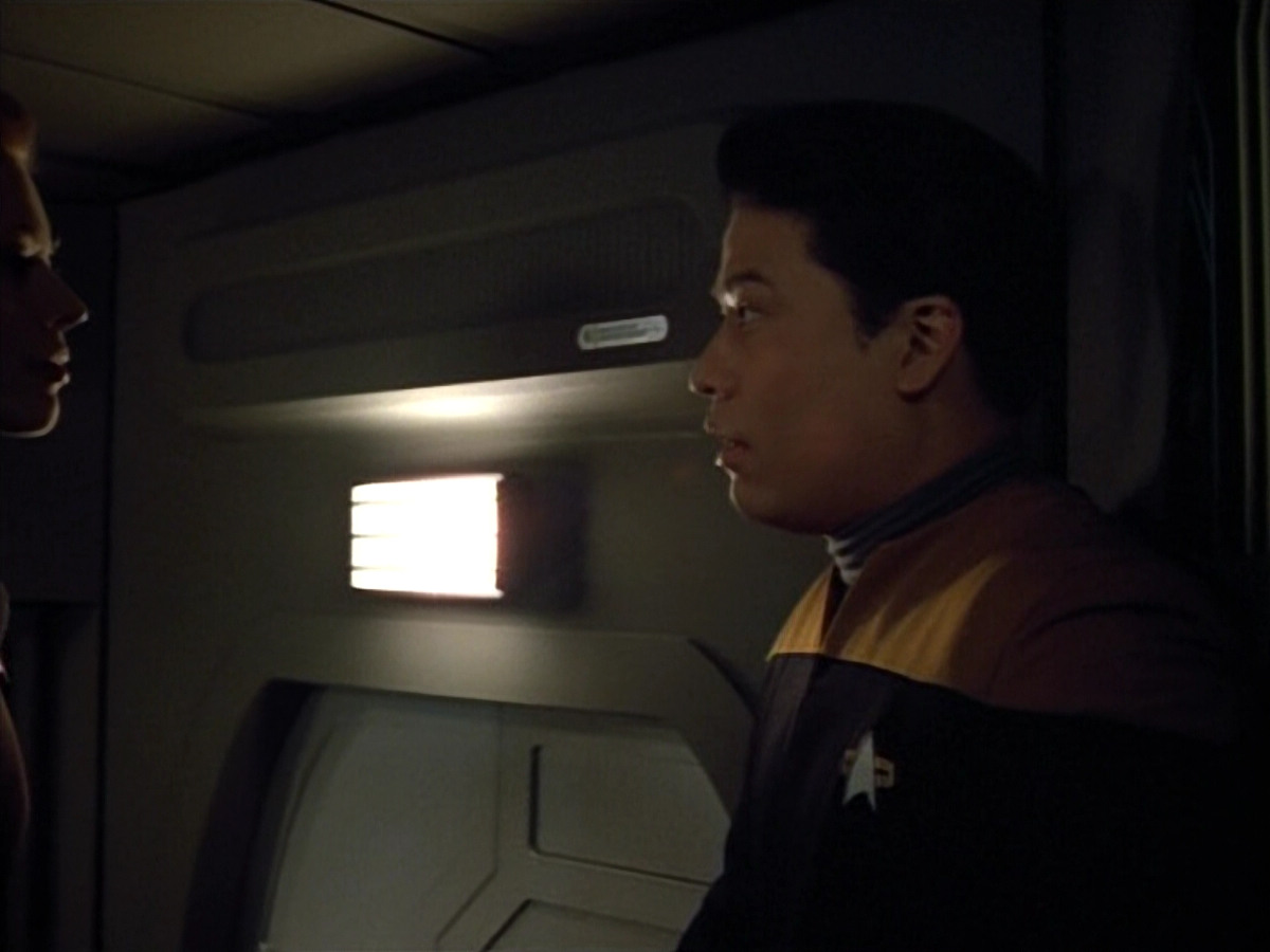 extant_StarTrek_VOY_4x13-WakingMoments_00184.jpg