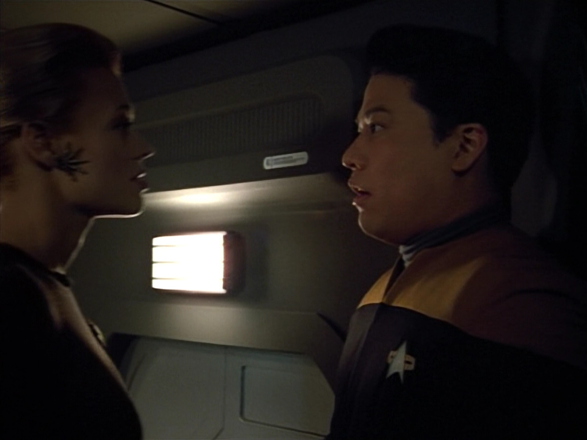 extant_StarTrek_VOY_4x13-WakingMoments_00185.jpg