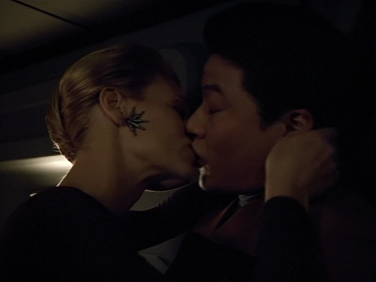 extant_StarTrek_VOY_4x13-WakingMoments_00189.jpg